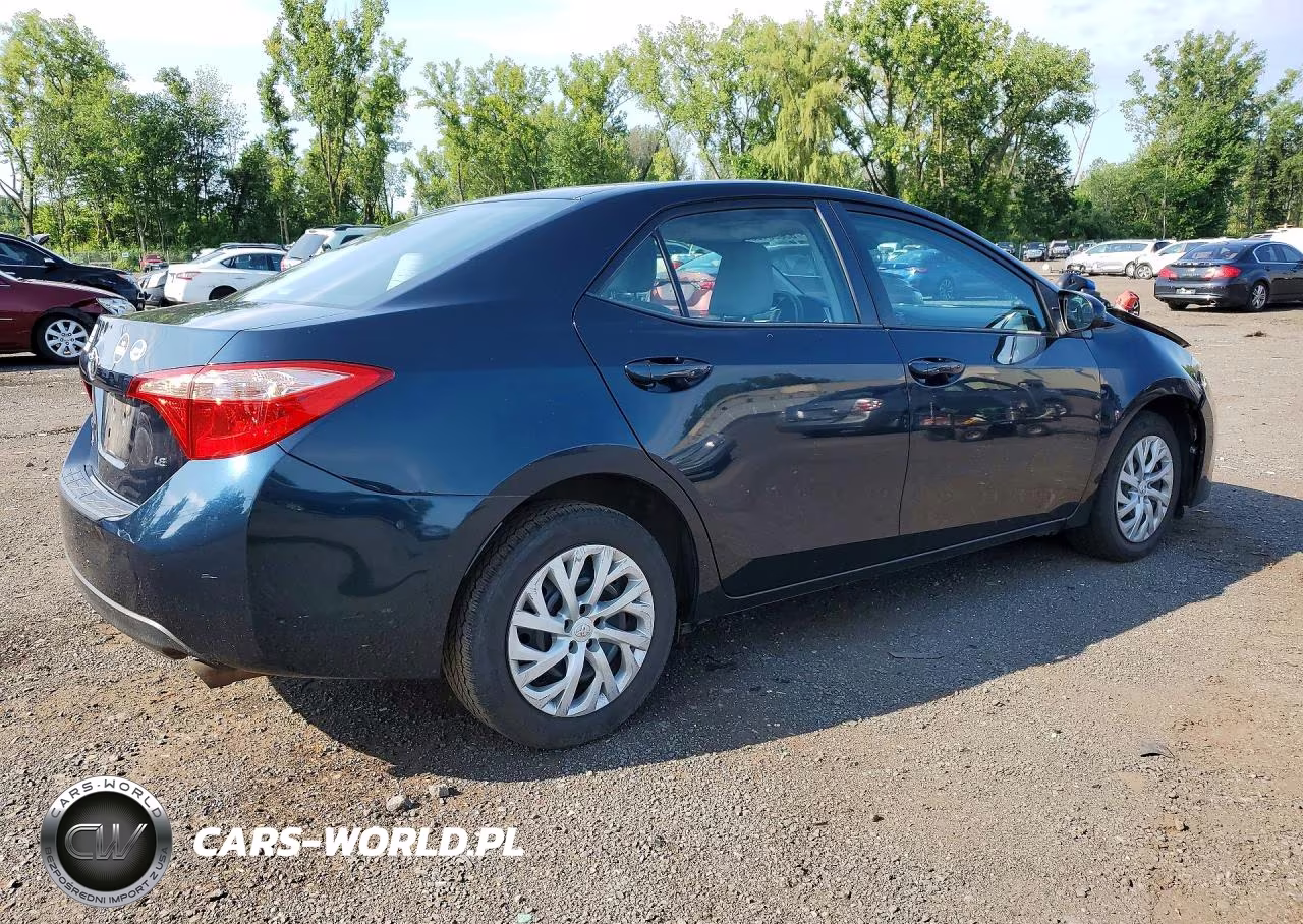 2017 Toyota Corolla Le VIN:2T1BURHE3HC836355 - 3