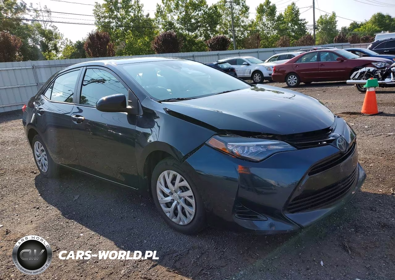 2017 Toyota Corolla Le VIN:2T1BURHE3HC836355 - 4