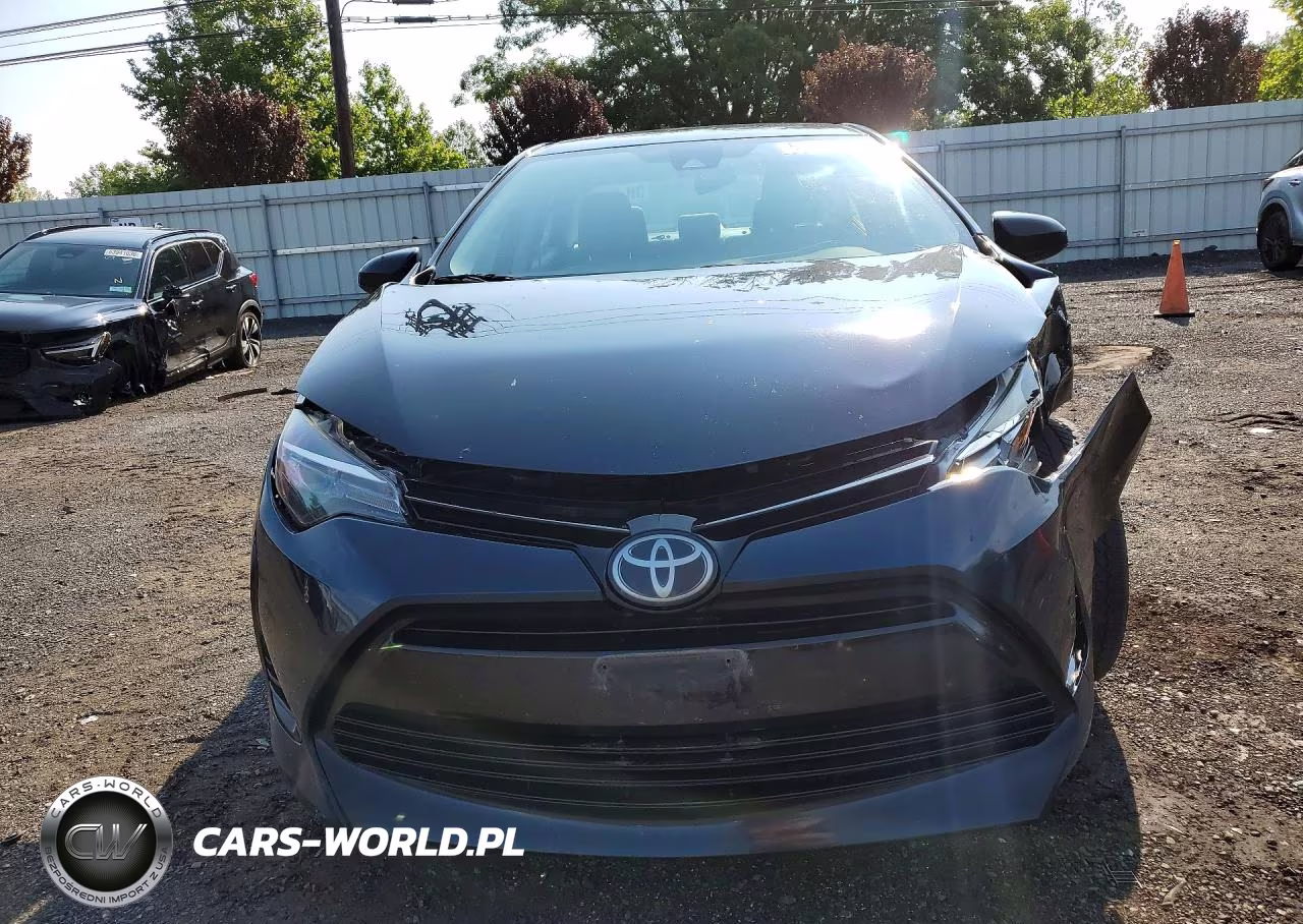 2017 Toyota Corolla Le VIN:2T1BURHE3HC836355 - 5