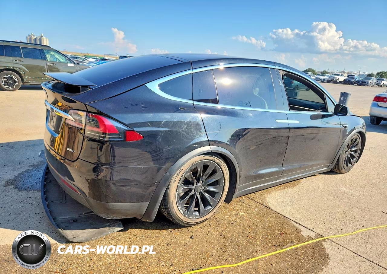 2017 Tesla Model X VIN:5YJXCBE23HF076644 - 3