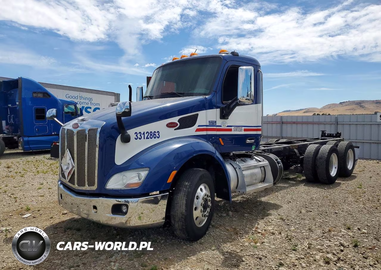 2018 Peterbilt 579 - Semi Truck