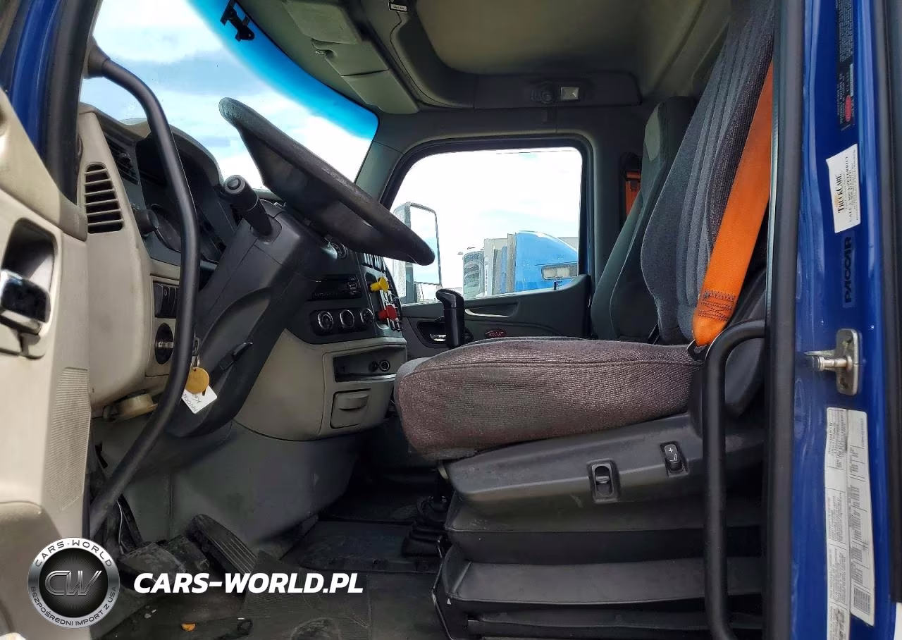 2018 Peterbilt 579 - Semi Truck VIN:1NPBLP9X7JD368932 - 7