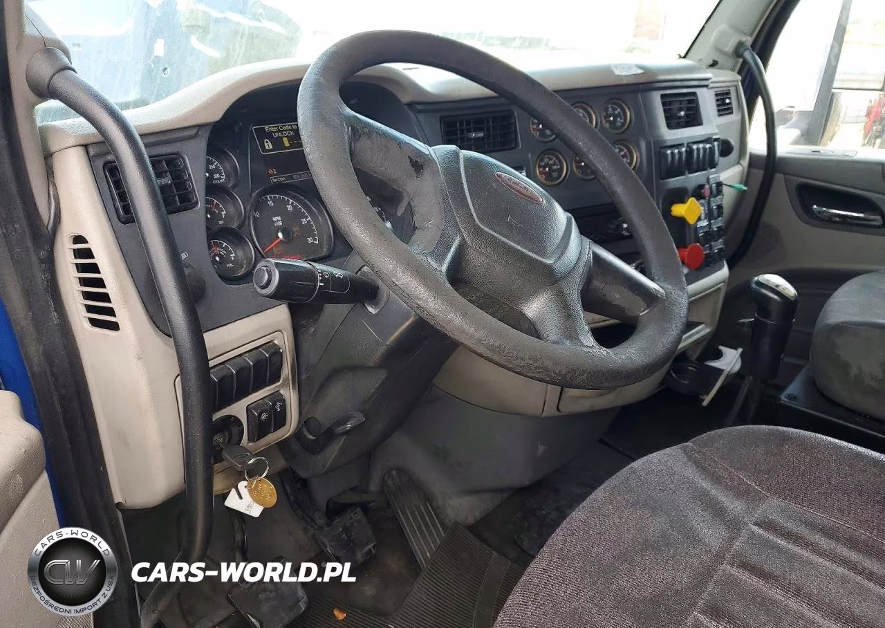 2018 Peterbilt 579 - Semi Truck VIN:1NPBLP9X7JD368932 - 8