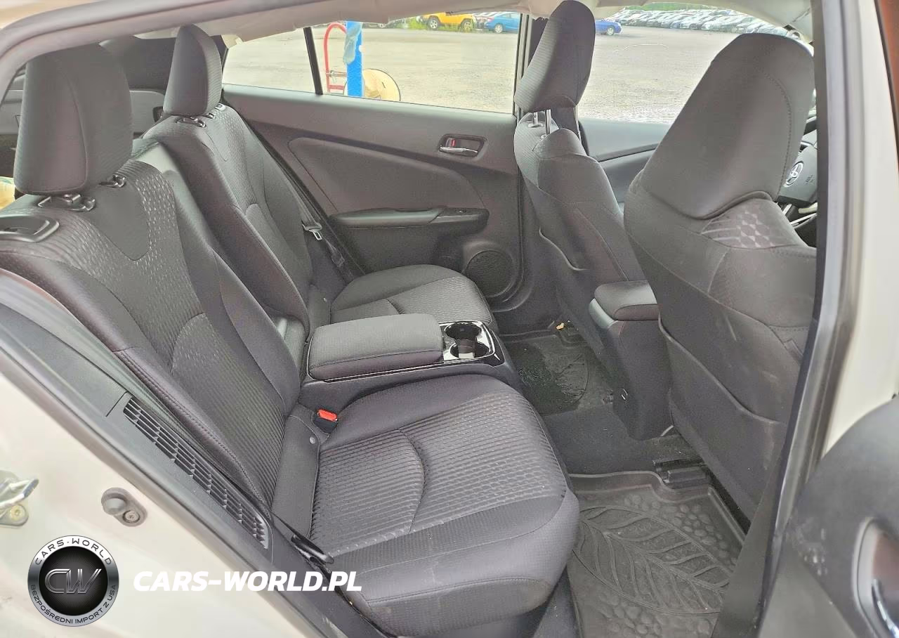 2018 Toyota Prius Prime Plus VIN:JTDKARFPXJ3079353 - 10