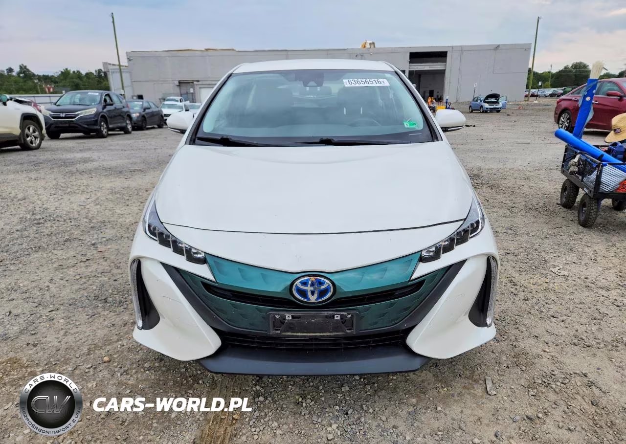 2018 Toyota Prius Prime Plus VIN:JTDKARFPXJ3079353 - 5