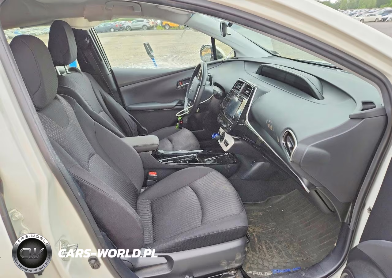 2018 Toyota Prius Prime Plus VIN:JTDKARFPXJ3079353 - 7