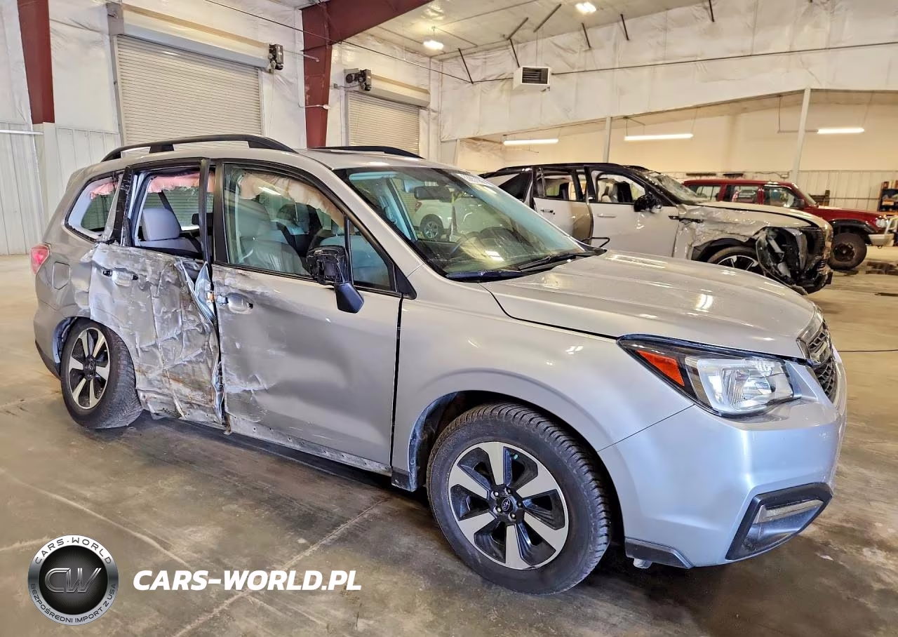 2017 Subaru Forester 2.5I Premium VIN:JF2SJAEC3HH807898 - 4
