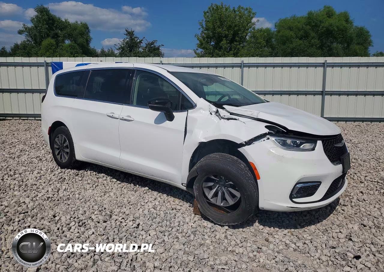 2024 Chrysler Pacifica Hybrid Select VIN:2C4RC1S76RR108902 - 4