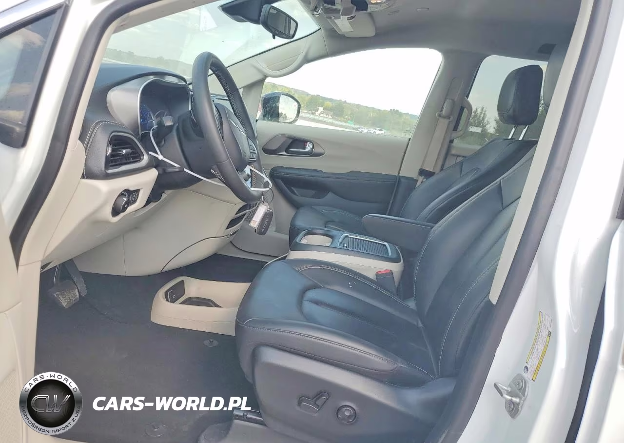2024 Chrysler Pacifica Hybrid Select VIN:2C4RC1S76RR108902 - 7