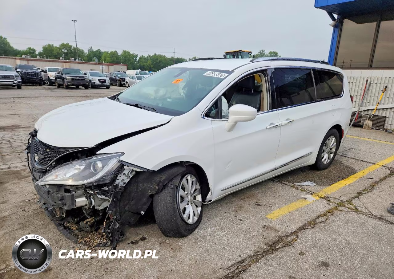 2018 Chrysler Pacifica Touring L Plus – zdjęcie 1 z 13