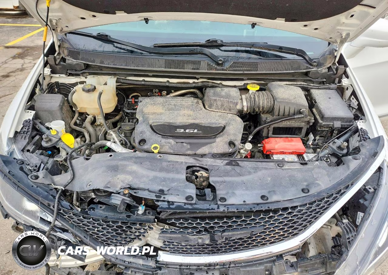 2018 Chrysler Pacifica Touring L Plus VIN:2C4RC1EG0JR317391 - 12