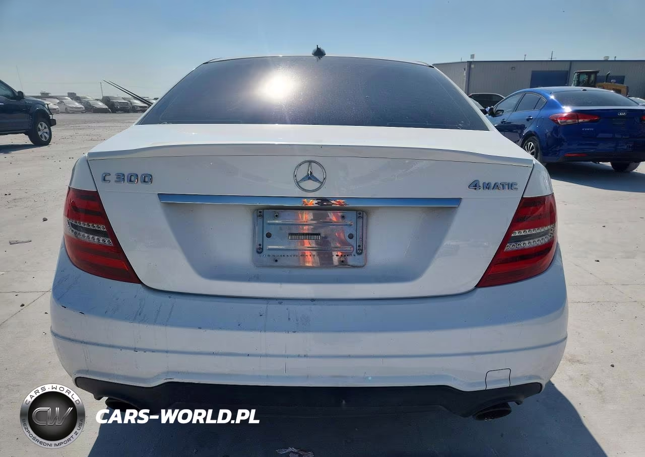 2014 Mercedes-Benz C 300 4Matic VIN:WDDGF8AB9EG181616 - 6