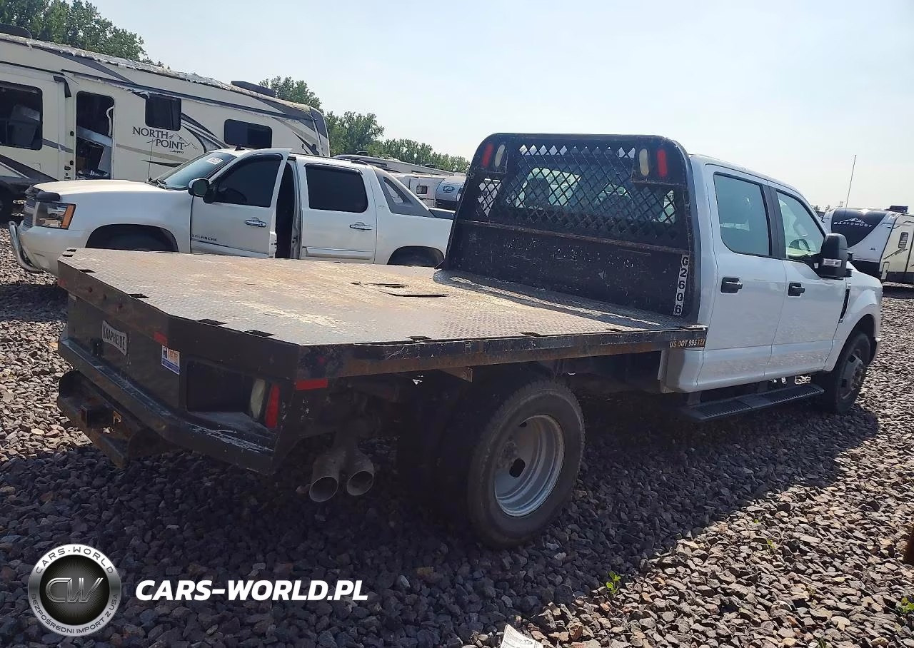 2017 Ford F350 Super Duty VIN:1FD8W3GT1HEC82467 - 3