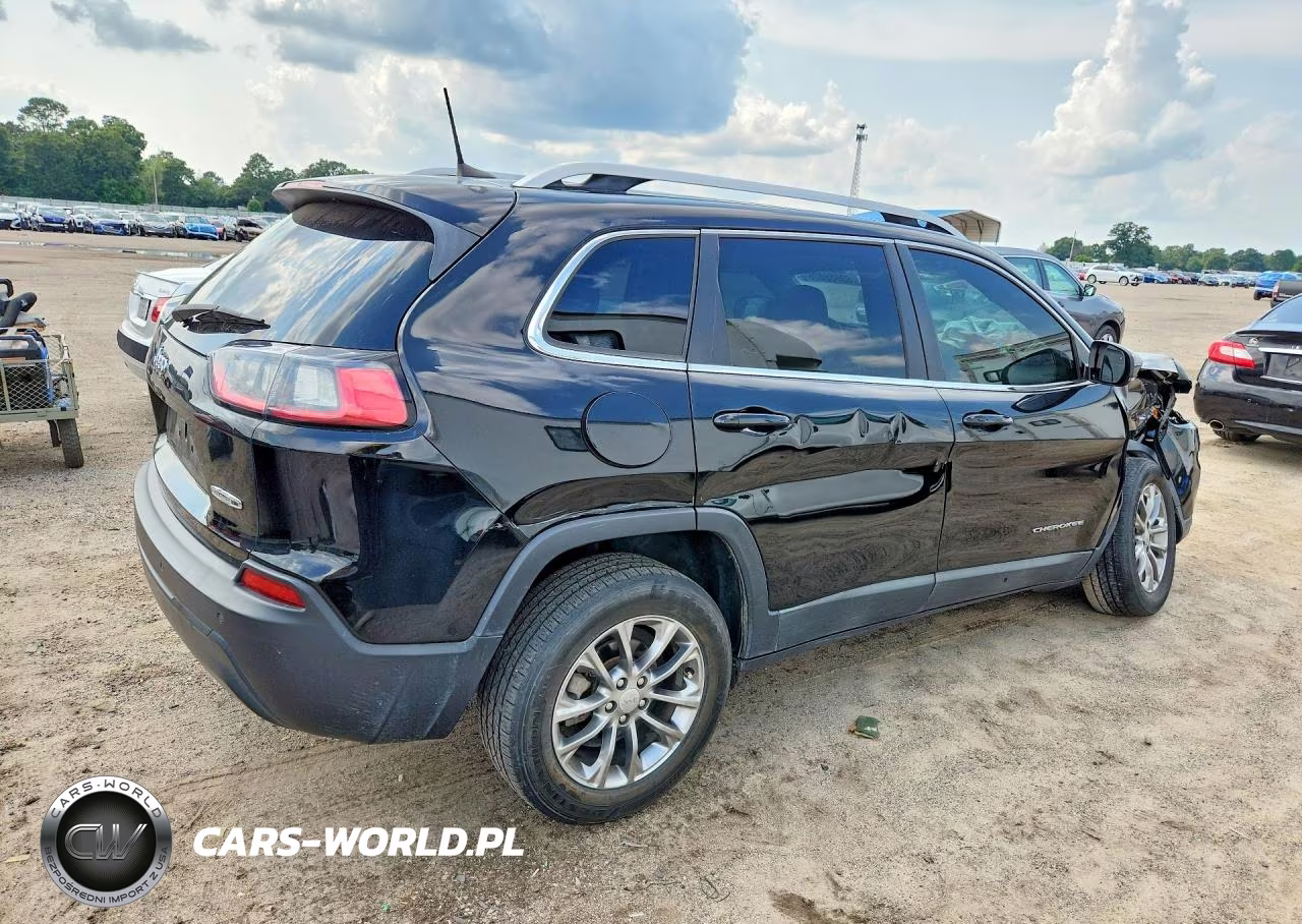2019 Jeep Cherokee Latitude Plus VIN:1C4PJLLB5KD428121 - 3