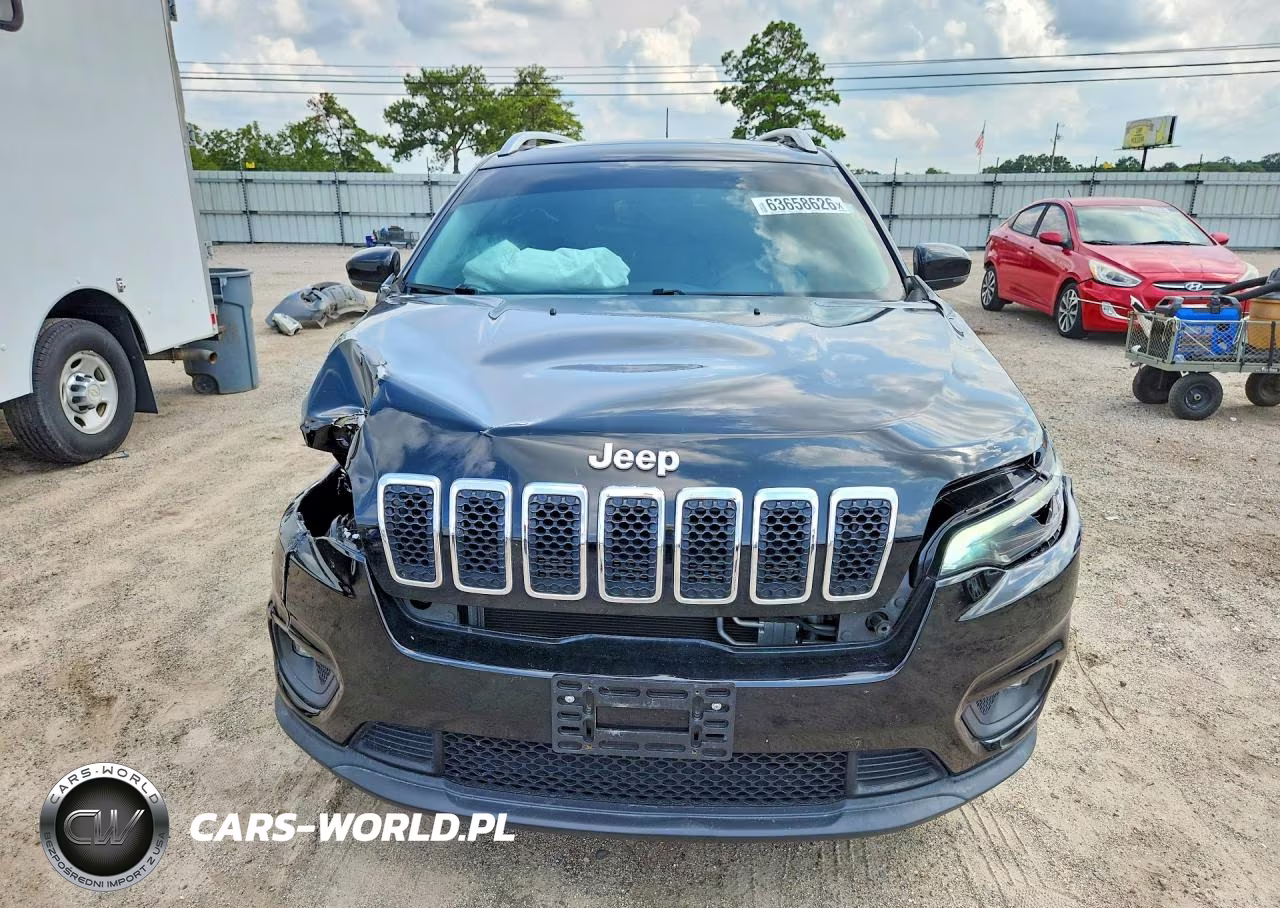 2019 Jeep Cherokee Latitude Plus VIN:1C4PJLLB5KD428121 - 5