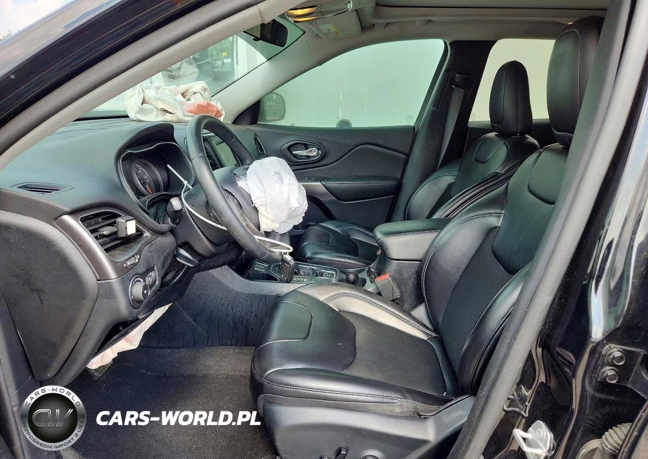 2019 Jeep Cherokee Latitude Plus VIN:1C4PJLLB5KD428121 - 7