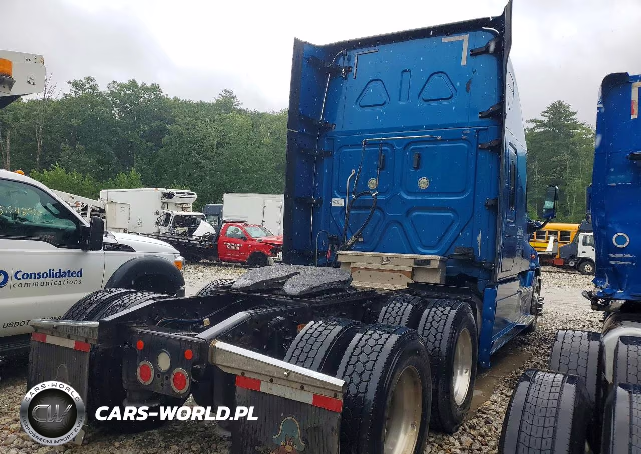 2018 Freightliner Cascadia 125 VIN:3AKJGLDR6JSHZ7168 - 3