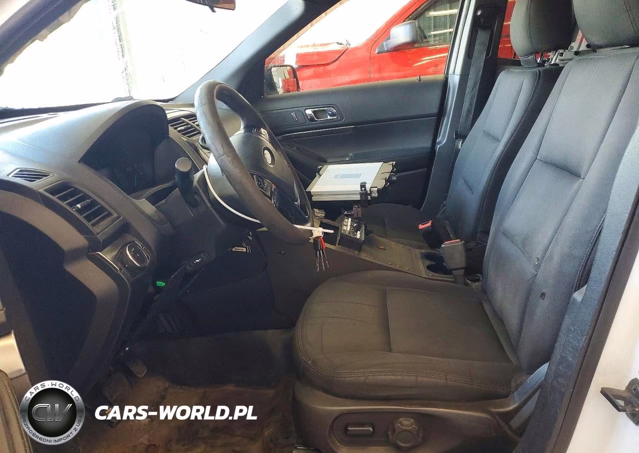 2019 Ford Explorer Police Interceptor VIN:1FM5K8AR2KGB15345 - 7