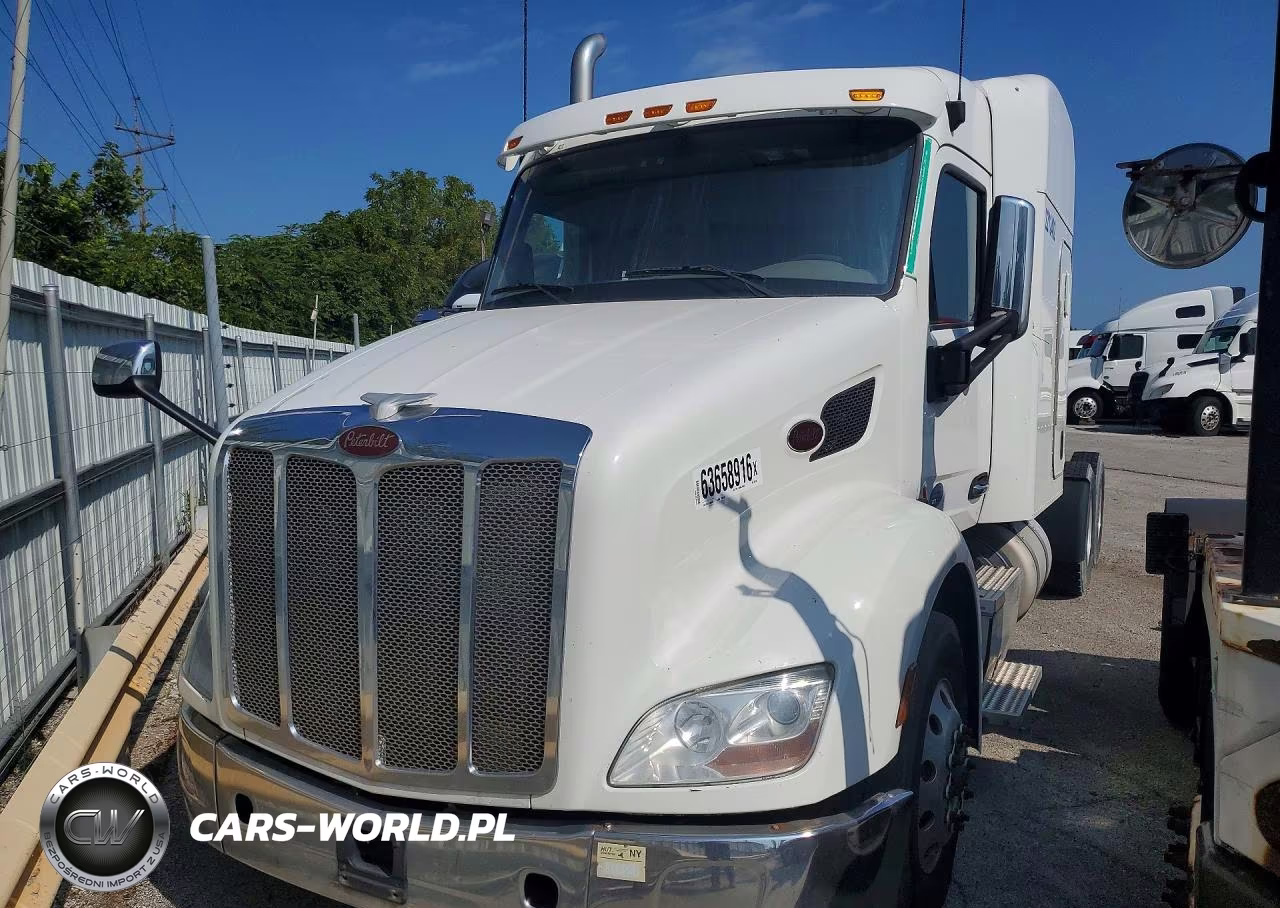 2017 Peterbilt 579 Semi Truck