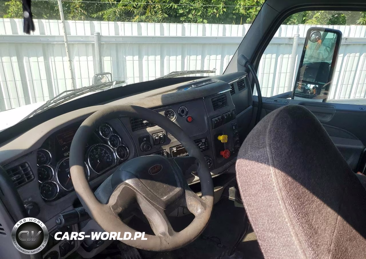 2017 Peterbilt 579 Semi Truck VIN:1XPBDP9XXHD359736 - 8