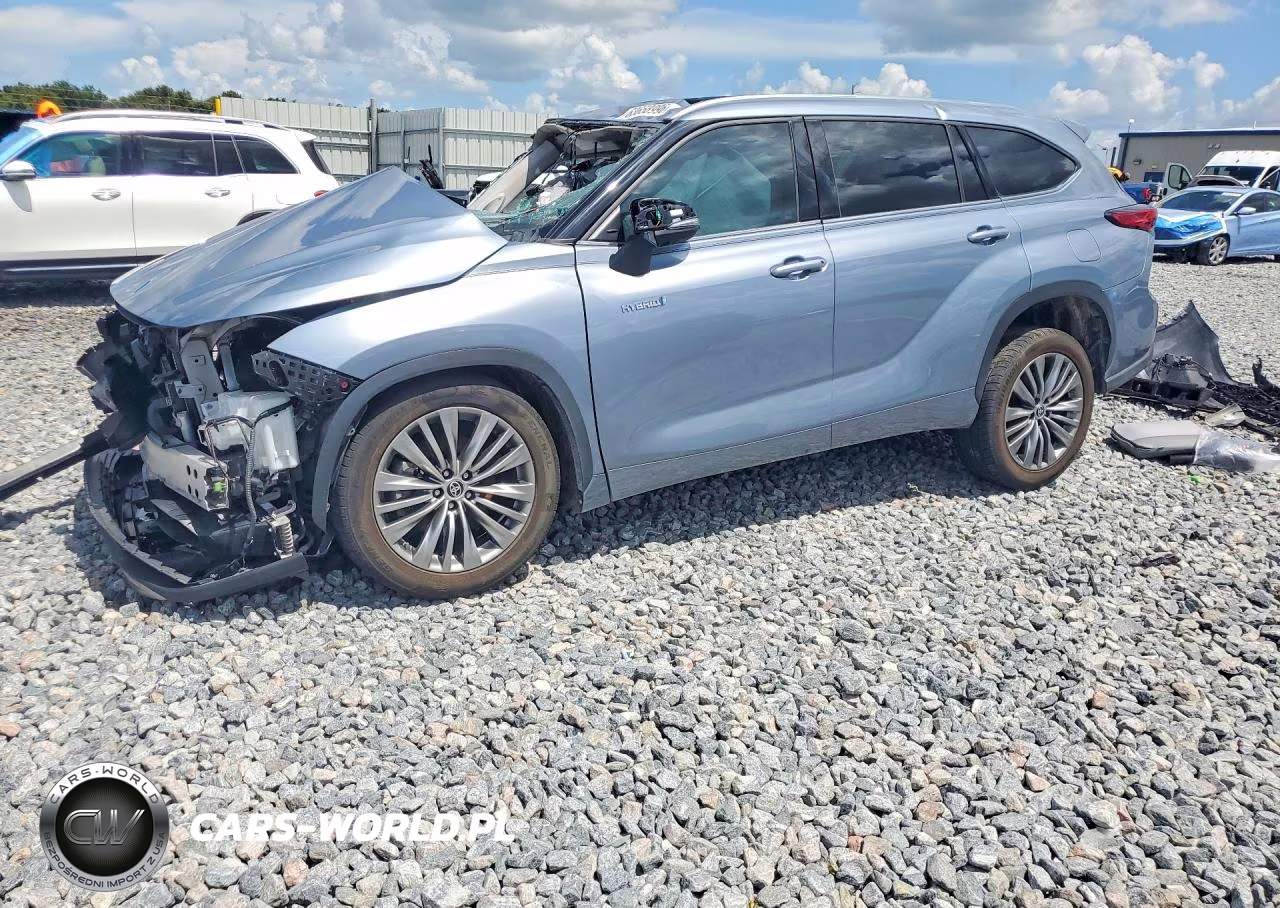 2021 Toyota Highlander Hybrid Platinum