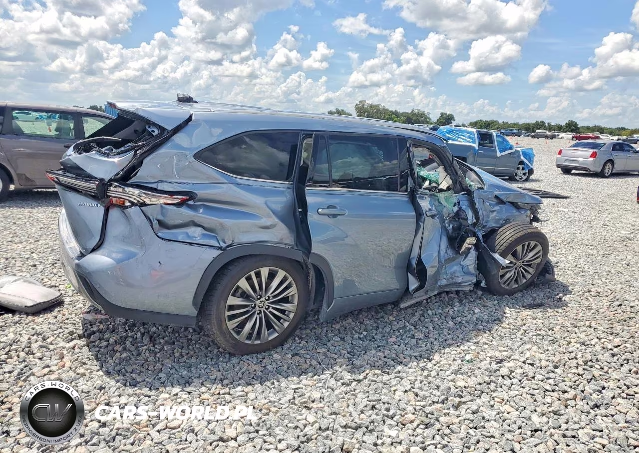 2021 Toyota Highlander Hybrid Platinum VIN:5TDFARAH5MS009151 - 3