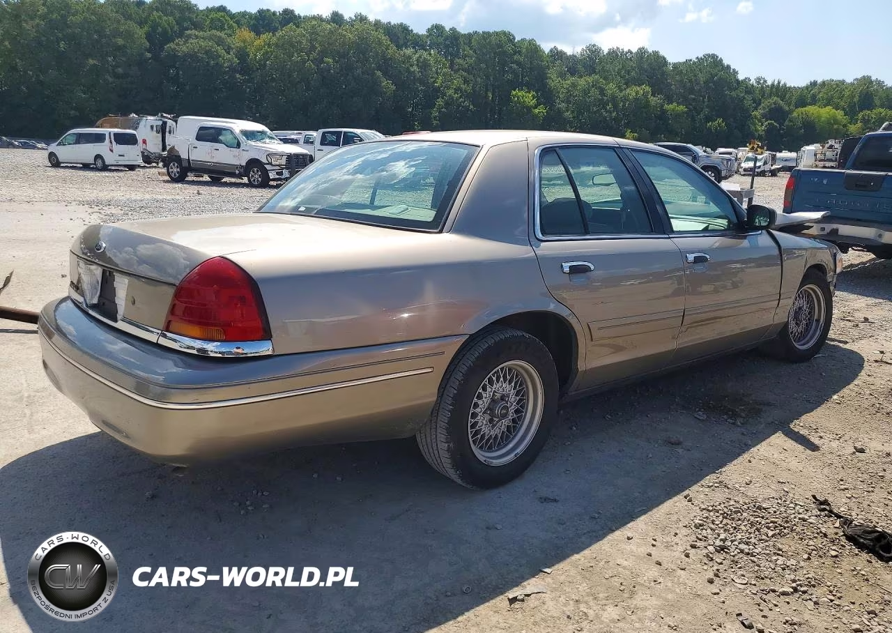 2001 Ford Crown Victoria Lx VIN:2FAFP74W61X106474 - 3