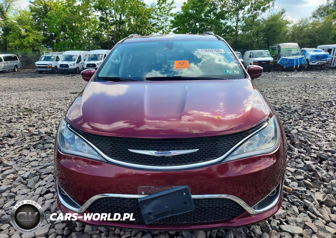 2018 Chrysler Pacifica Touring L VIN:2C4RC1BG4JR294816 - 5