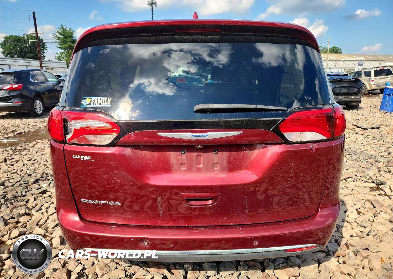 2018 Chrysler Pacifica Touring L VIN:2C4RC1BG4JR294816 - 6
