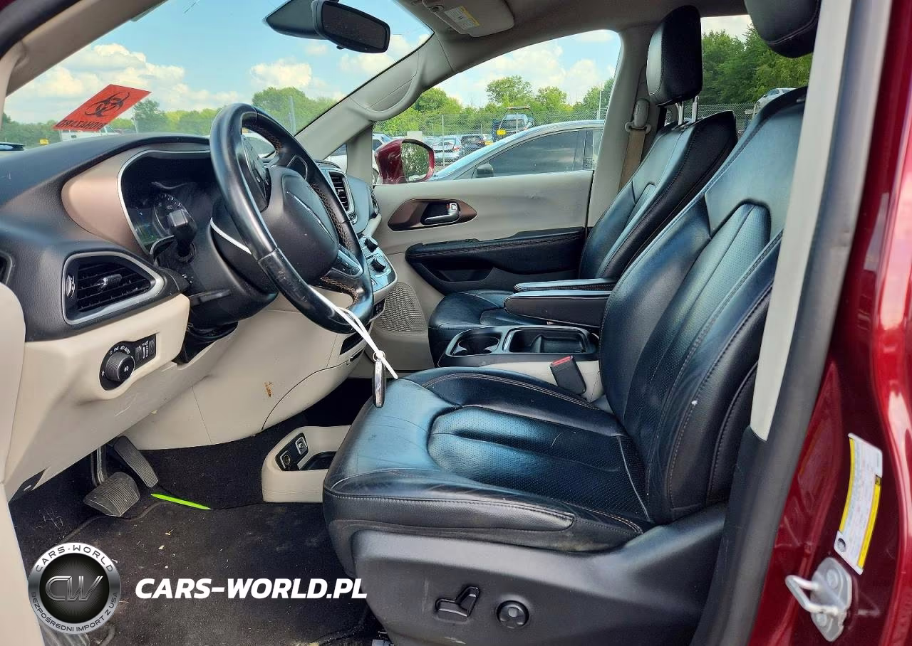 2018 Chrysler Pacifica Touring L VIN:2C4RC1BG4JR294816 - 7