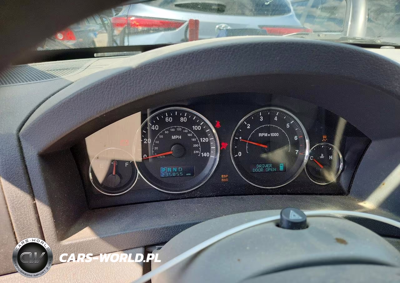 2007 Jeep Grand Cherokee Laredo VIN:1J8GR48K57C537126 - 9