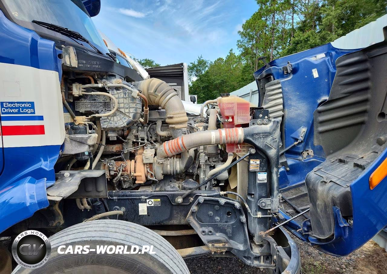 2018 Peterbilt 579 - Semi Truck VIN:1XPBDP9XXJD474083 - 11