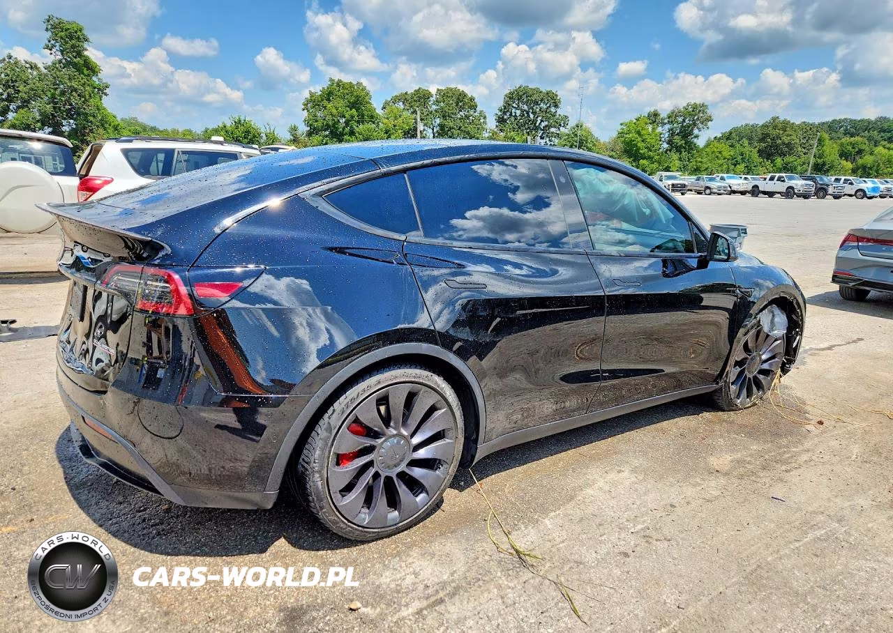 2021 Tesla Model Y VIN:5YJYGDEFXMF301434 - 3