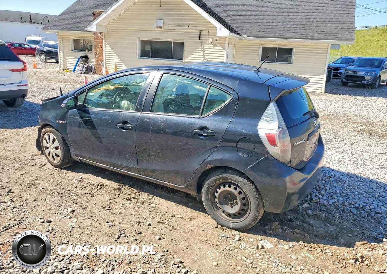 2013 Toyota Prius C VIN:JTDKDTB36D1552026 - 2