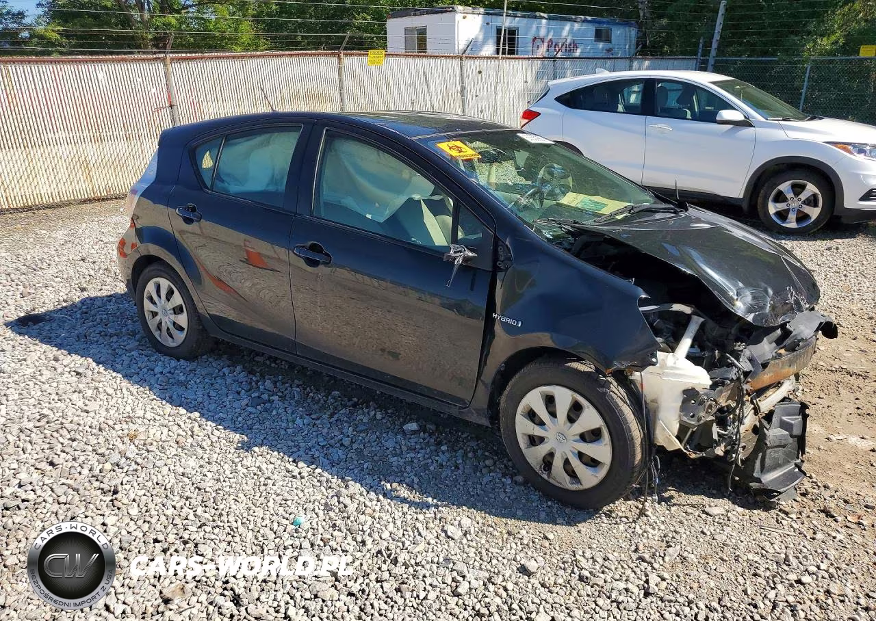 2013 Toyota Prius C VIN:JTDKDTB36D1552026 - 4