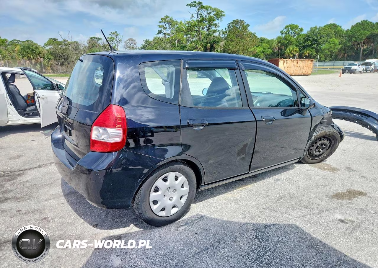 2007 Honda Fit VIN:JHMGD38417S045361 - 3
