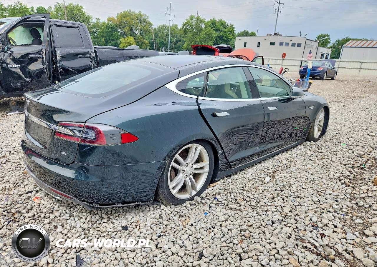 2013 Tesla Model S VIN:5YJSA1CN2DFP05490 - 3