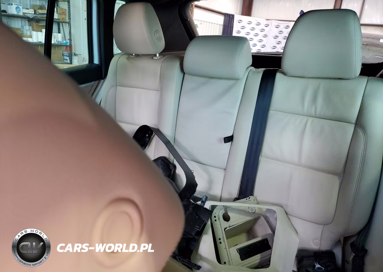 2015 Volkswagen Tiguan S VIN:WVGAV7AX5FW015900 - 10