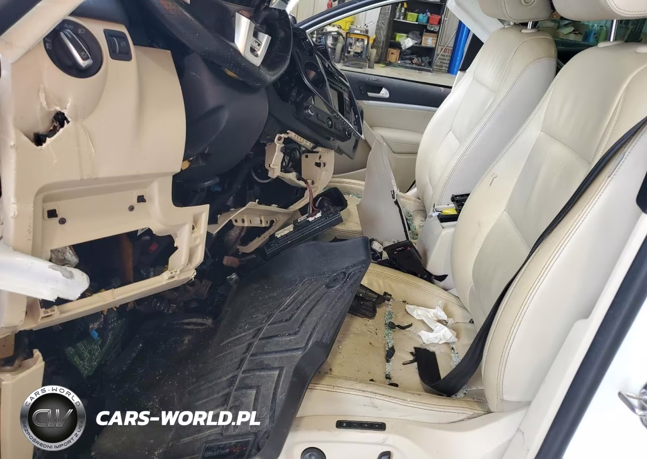 2015 Volkswagen Tiguan S VIN:WVGAV7AX5FW015900 - 7