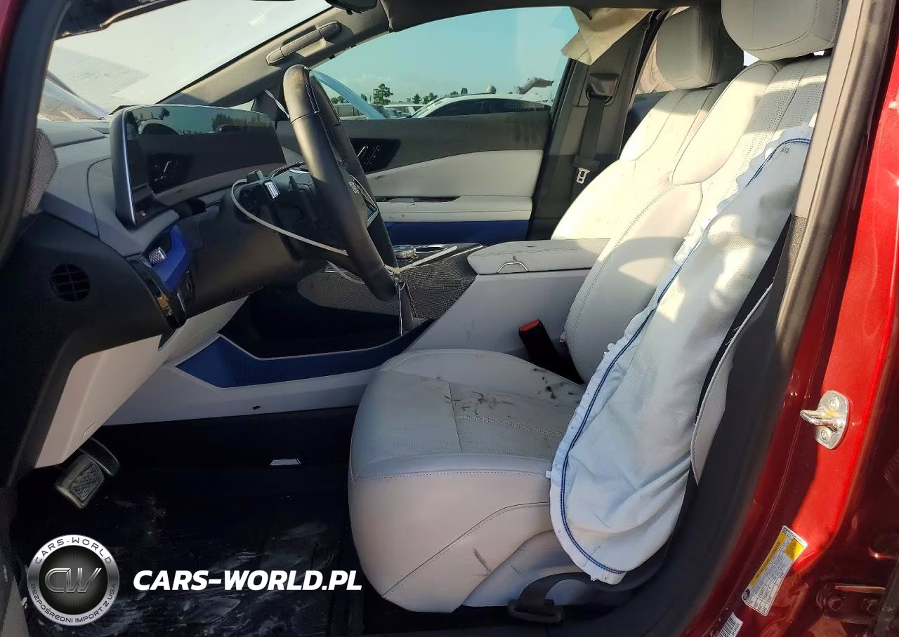 2025 Cadillac Optiq Sport VIN:3GYK3GMR8SS230778 - 7