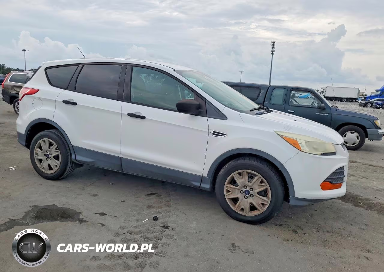2013 Ford Escape S VIN:1FMCU0F76DUD82227 - 4