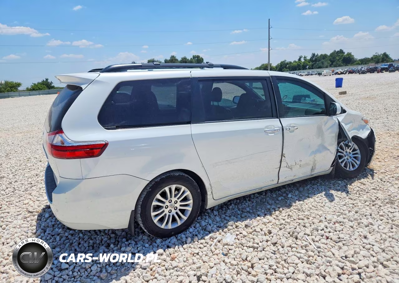 2016 Toyota Sienna Xle 8-Passenger VIN:5TDYK3DC0GS701647 - 3