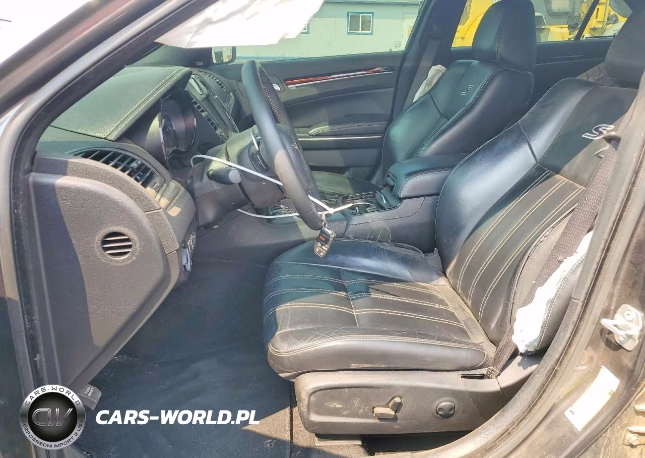2023 Chrysler 300 S VIN:2C3CCABG4PH585373 - 7