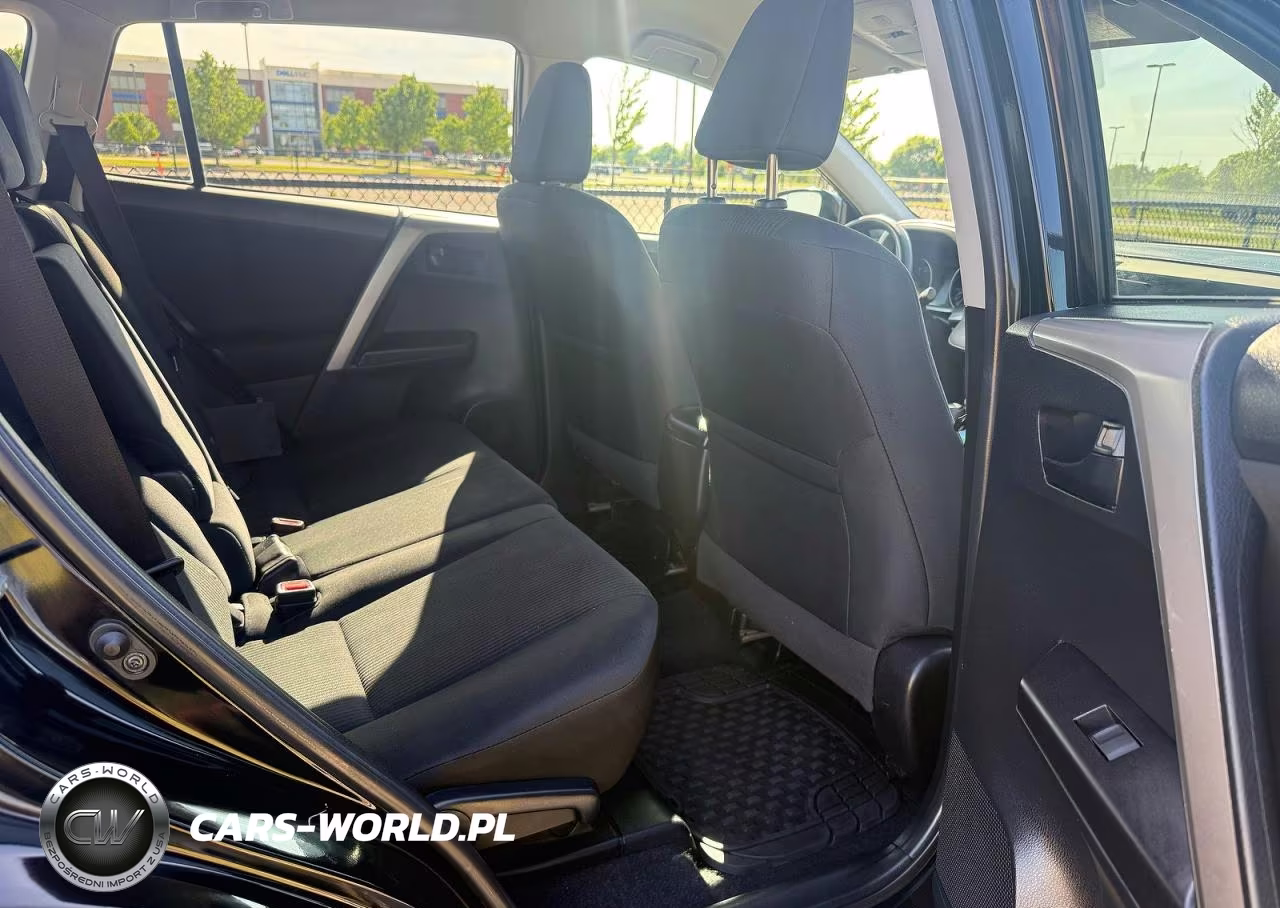 2018 Toyota Rav4 Le VIN:2T3ZFREV7JW467427 - 6