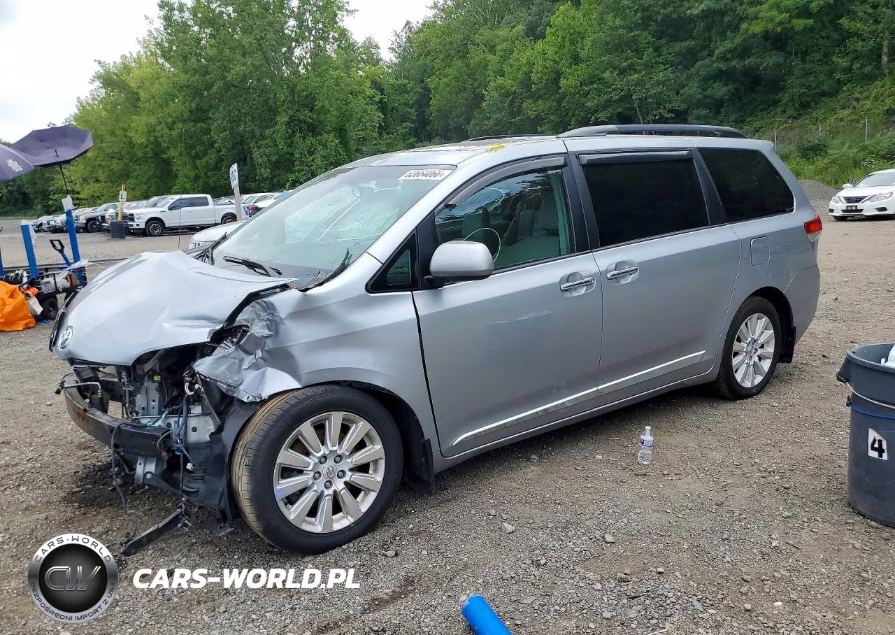 2014 Toyota Sienna Xle 7-Passenger – zdjęcie 1 z 14