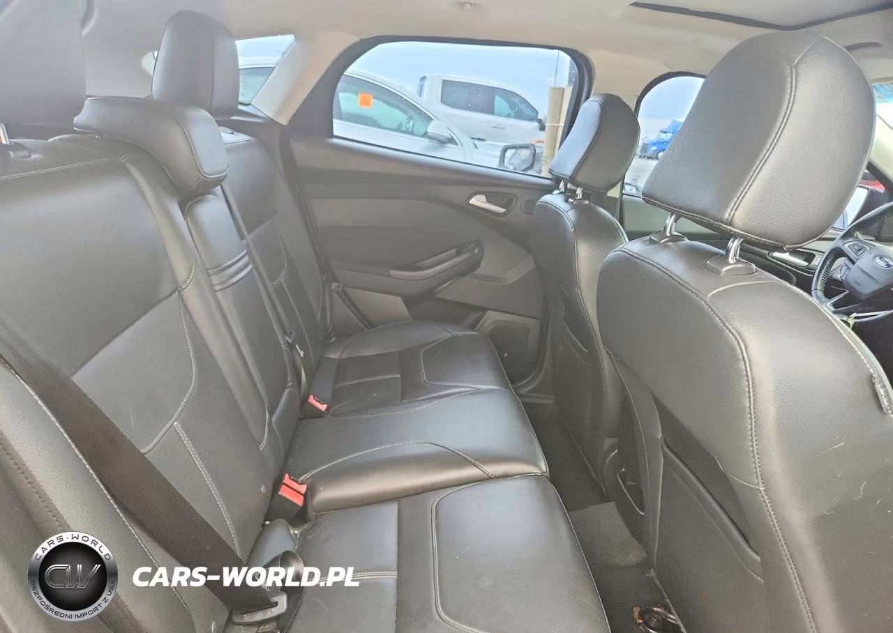 2015 Ford Focus Titanium VIN:1FADP3N20FL215304 - 10