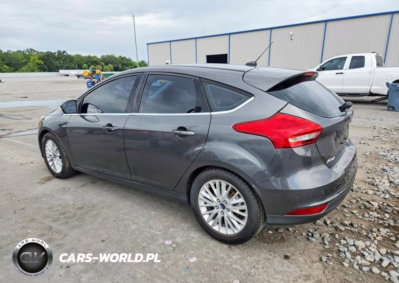 2015 Ford Focus Titanium VIN:1FADP3N20FL215304 - 2