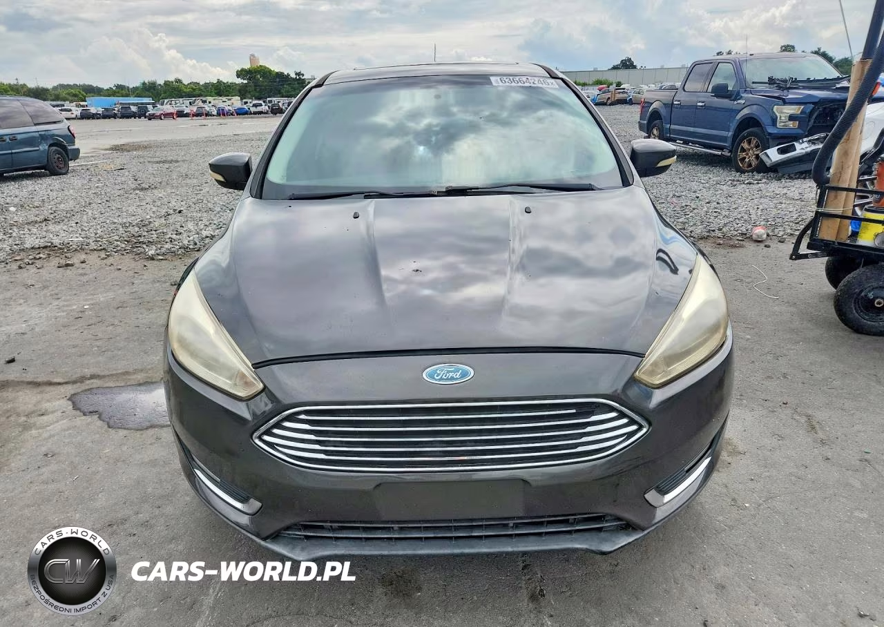 2015 Ford Focus Titanium VIN:1FADP3N20FL215304 - 5