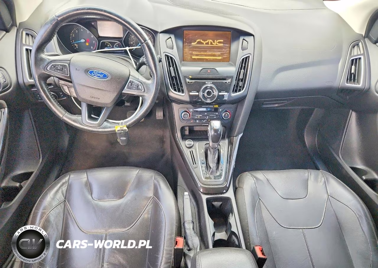 2015 Ford Focus Titanium VIN:1FADP3N20FL215304 - 8