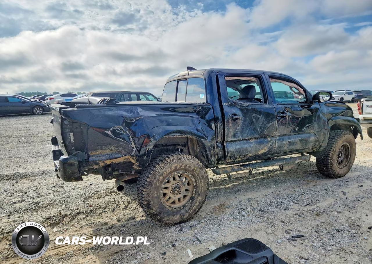 2017 Toyota Tacoma Sr5 V6 VIN:5TFAZ5CN1HX024079 - 3
